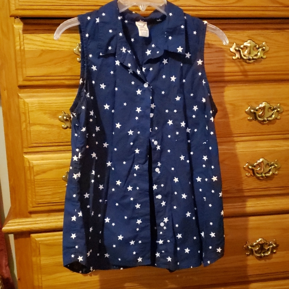 Ladies sleeveless top, New-never worn.